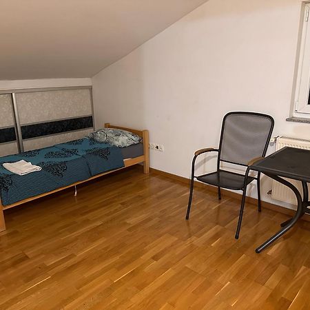 Rooms Near The Airport SJJ Buitenkant foto
