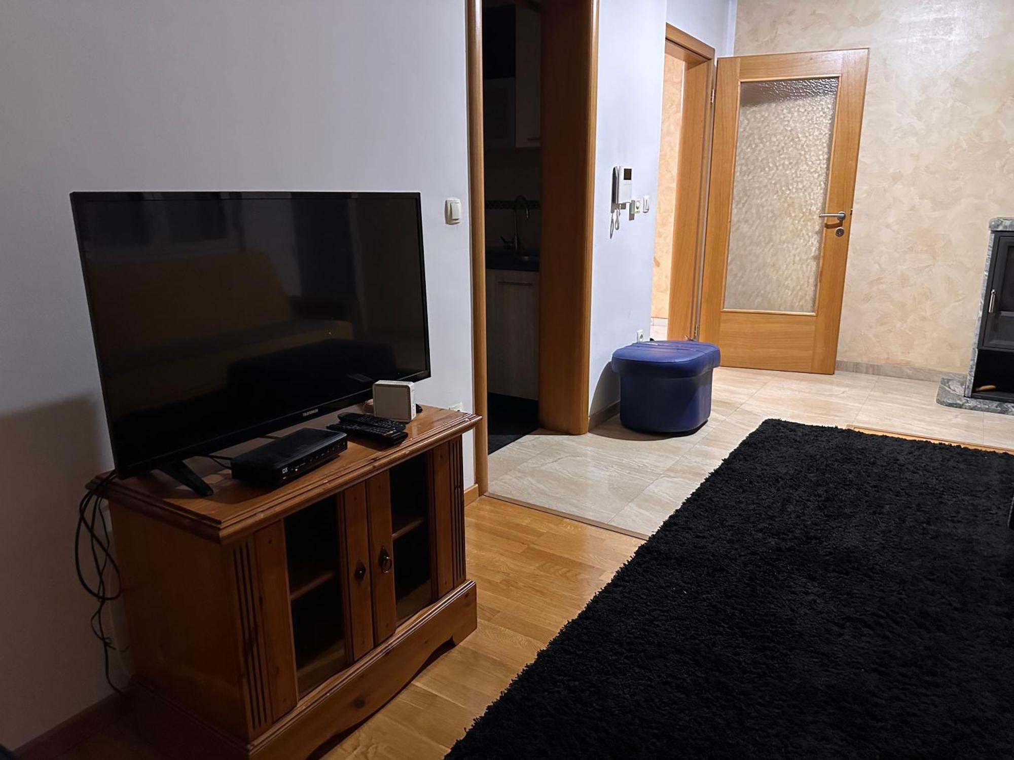 Rooms Near The Airport SJJ Buitenkant foto
